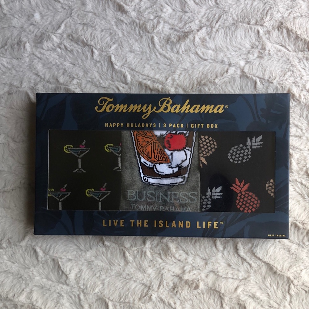 TOMMY BAHAMA Men’s Happy Huladays 3 pack Casual Island Socks